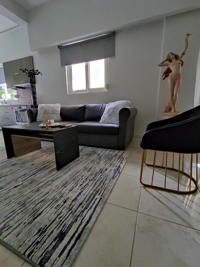 D&D Apartment Pyrgos  Bagian luar foto